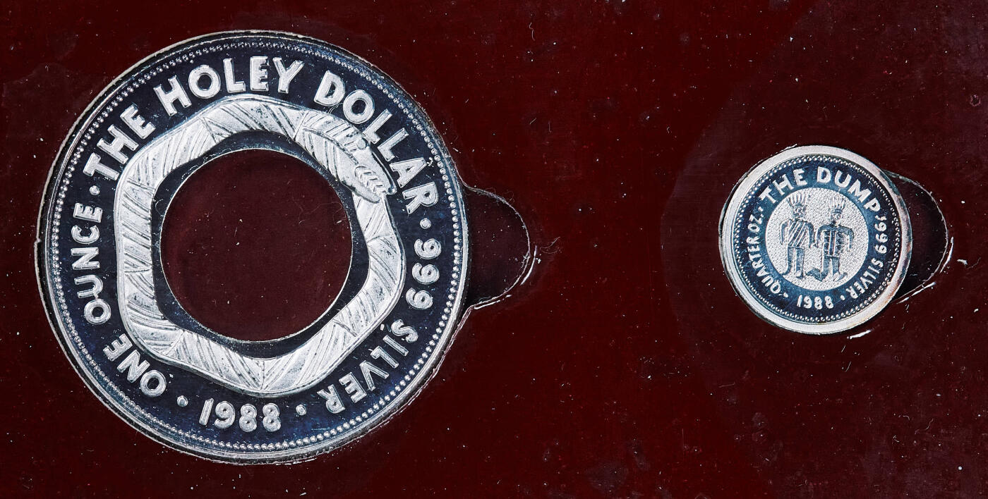 【俄甄集藏】满园春色-2026年(051)04-22星期三 晚 19:30 全场包邮 澳大利亚1988年25分、1元字母精制银币两枚一对，卡装原封，重7.775克、31.1克，均为999银，总重38.875克