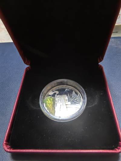 长老汇马年精选第十九场拍卖 加拿大2017年20元镶嵌玻璃精制银币 被雪覆盖的树 1盎司999银 发行量：7500 带原盒（玻璃脱胶掉落，可以修复）
