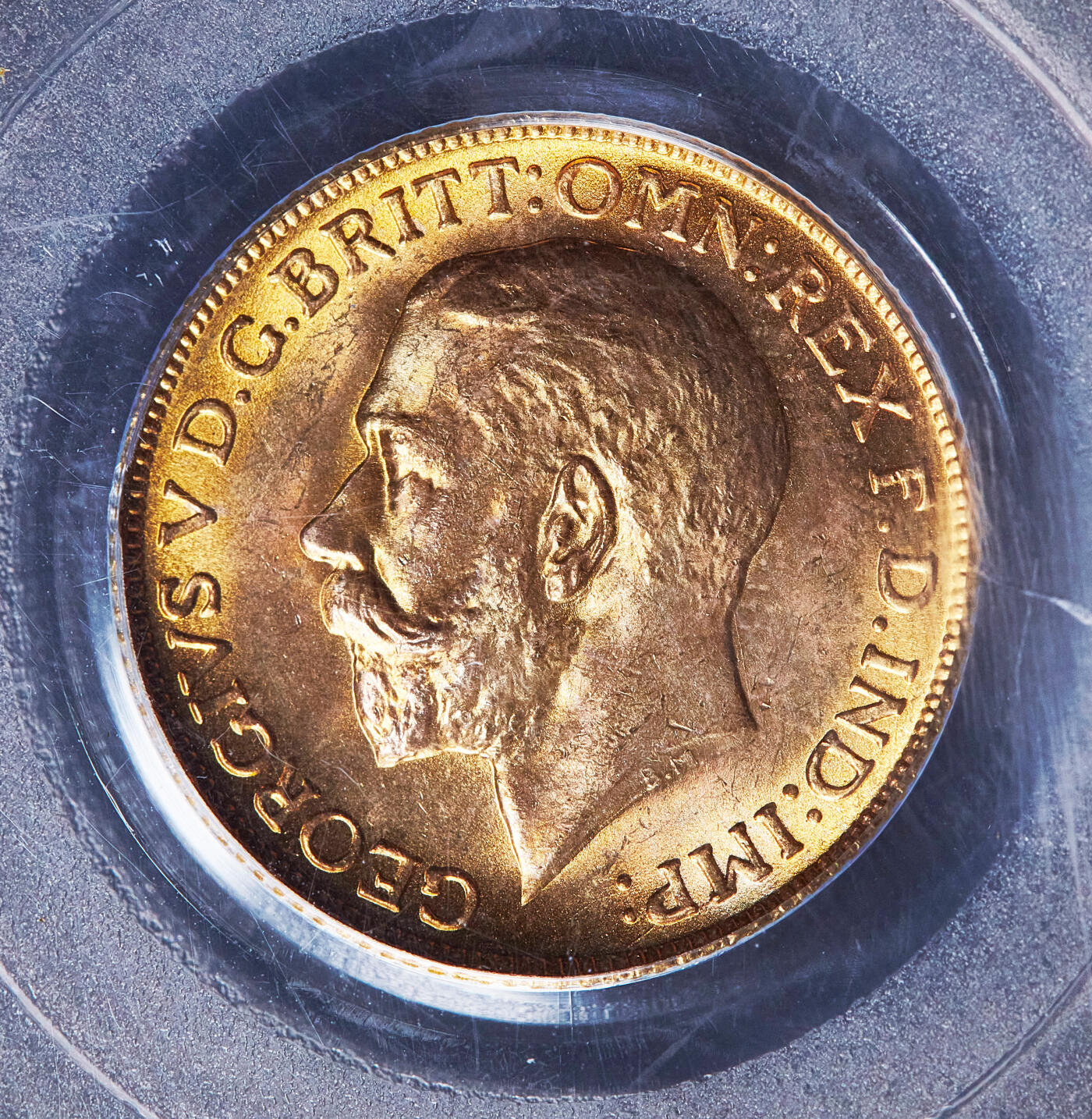 【俄甄集藏】满园春色-2026年(051)04-22星期三 晚 19:30 全场包邮 英国1925年乔治五世1索维林马剑金币，PCGS MS64，转光品相，重7.9881克，917金，经典品种