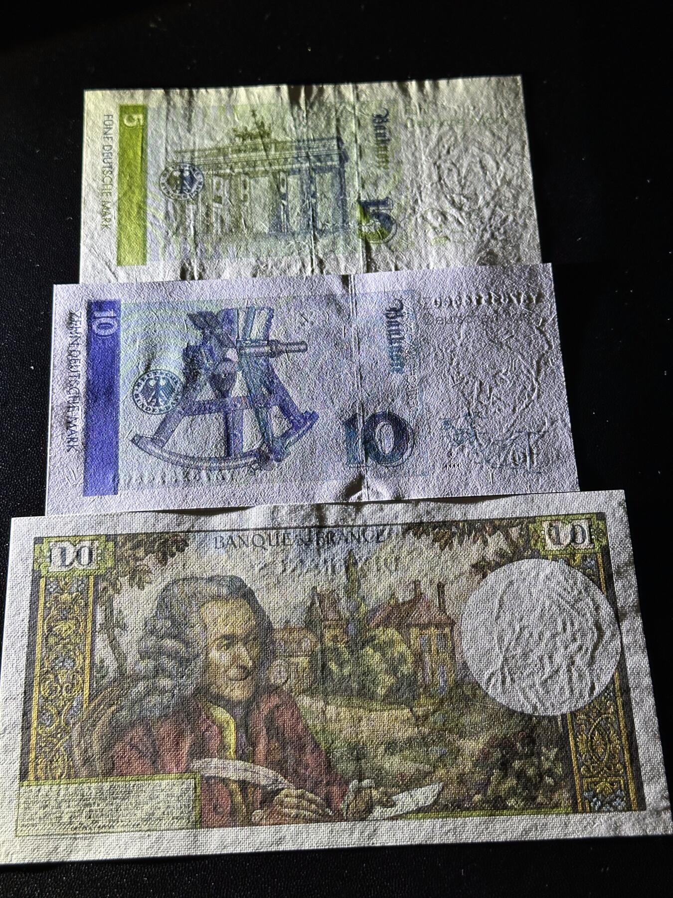 《外钞收藏家》第六百二十八期（精品百拍场）（长期征集拍品、欢迎藏友们联系合作） 德国末版马克2张+法国10法郎一起 10马克全新其他非全新