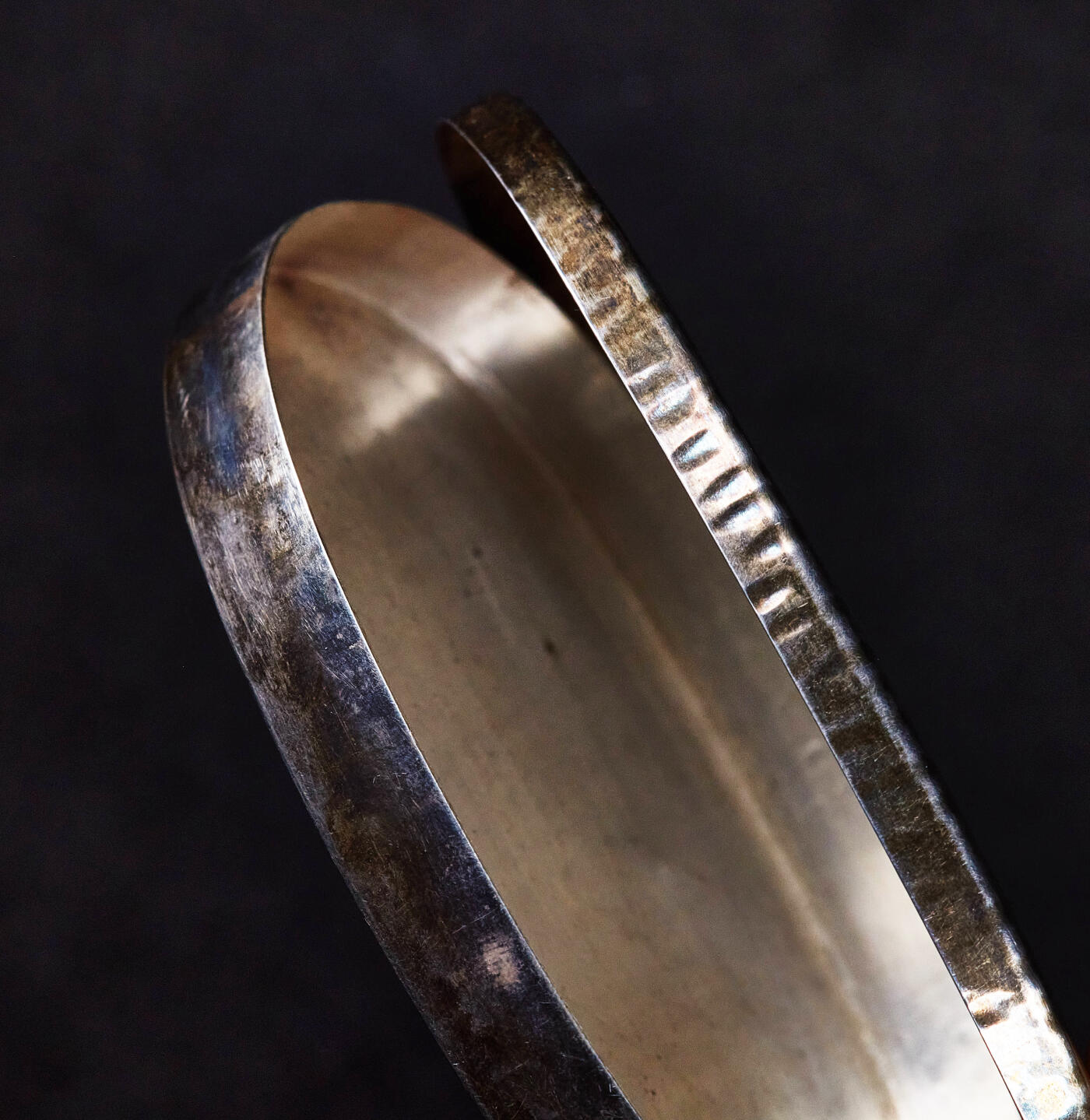 【俄甄集藏】满园春色-2026年(051)04-22星期三 晚 19:30 全场包邮 日本1957年东京美术俱乐部创立50周年大判型银盒，原盒，999银，纯手工，制作精美，长：85mm，宽50mm，厚：10mm，重量：43.6克