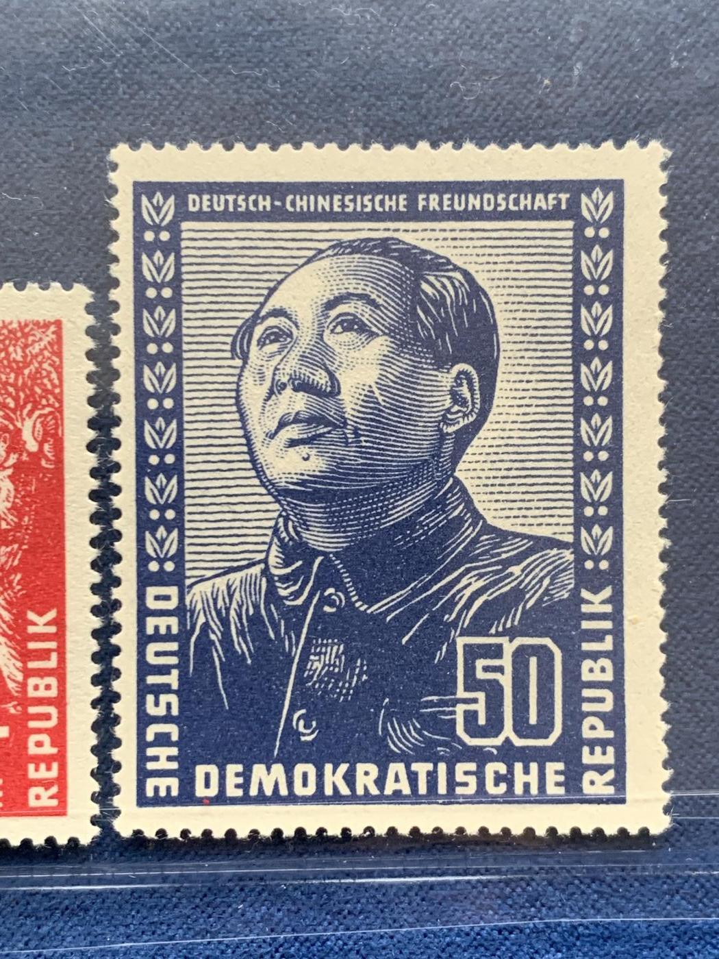 《竞宝斋》第481场 周日，周一 2场连拍 （全场包邮）20级店铺 欢迎送拍 东德名票，1951年德中友好邮票新票，原胶无贴无黄，背胶水润，仅50芬尼背胶天生机器印痕，此套票为东德大筋，由于德国集邮者入册配套的保存习惯，这套票背无贴的极少见，可遇不可求