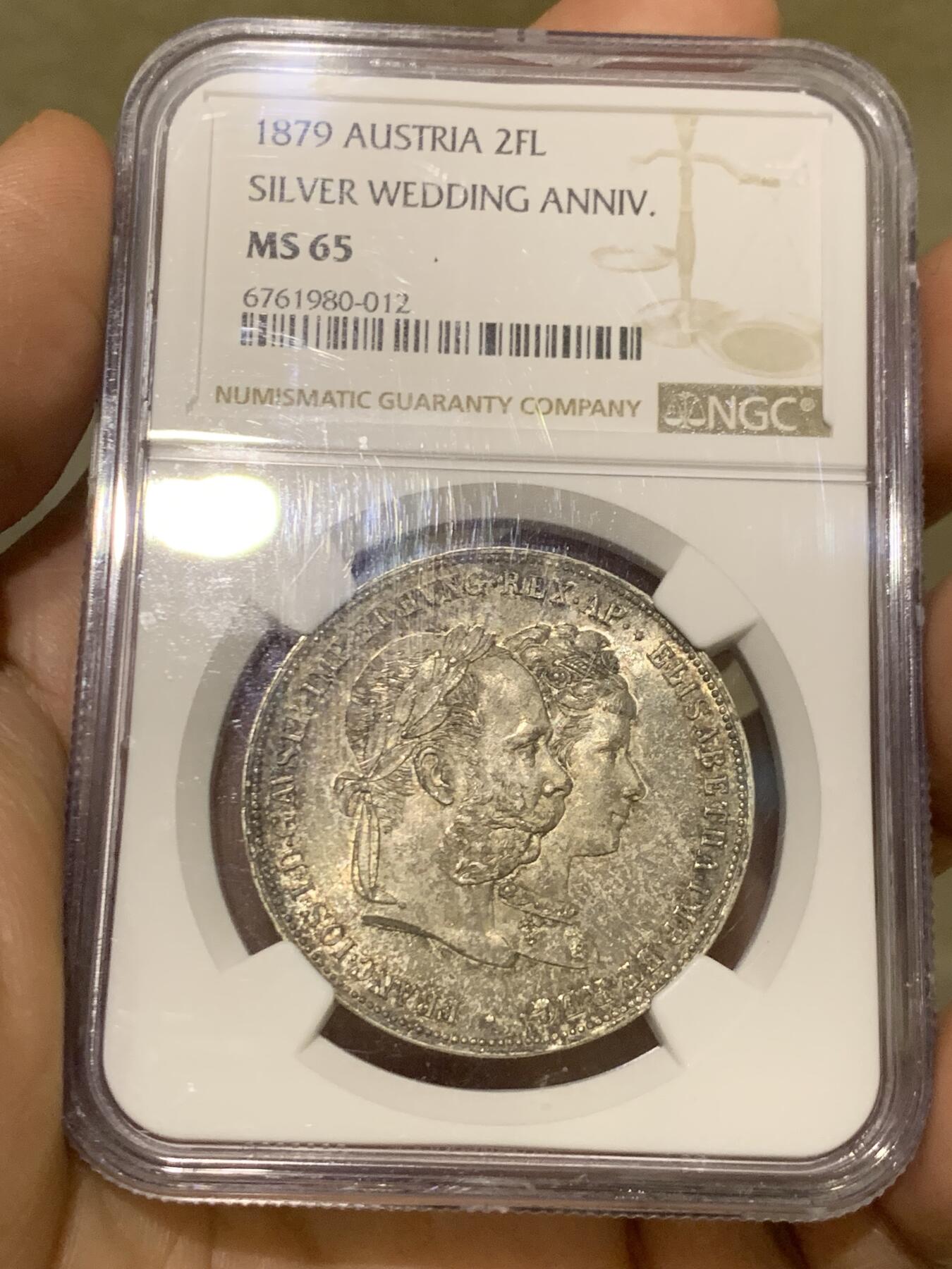 《竞宝斋》第481场 周日，周一 2场连拍 （全场包邮）20级店铺 欢迎送拍 亚军分 NGC MS65 奥匈帝国 1879年 弗朗茨一世和茜茜公主银婚纪念 2弗洛林泰勒型大银币 双面深彩包浆 高分确实不容易