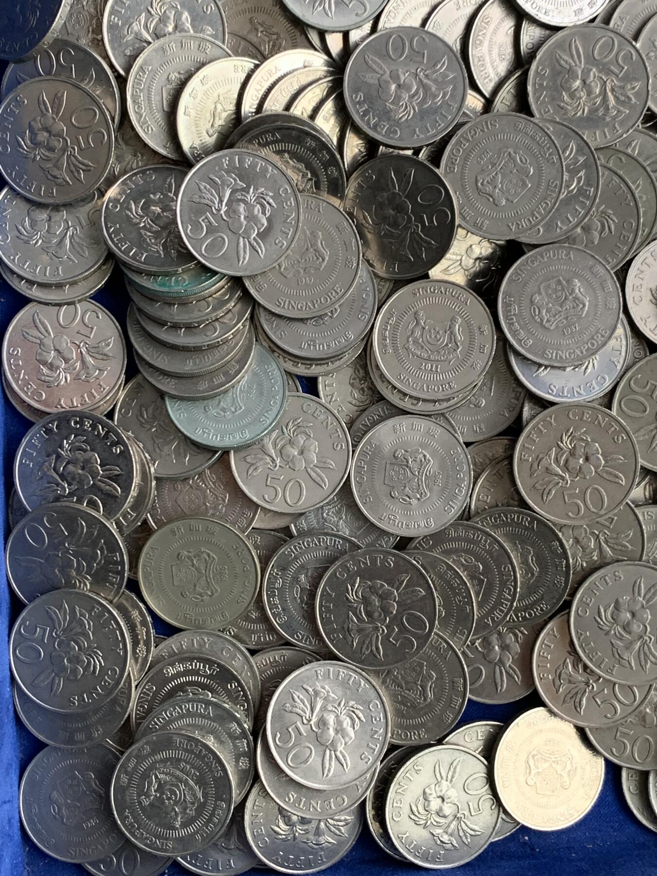 《竞宝斋》第481场 周日，周一 2场连拍 （全场包邮）20级店铺 欢迎送拍 新加坡零钱 50分400枚硬币，重量2916克+，一枚7.29克，面值200新加坡元！汇率值约1070人民币！