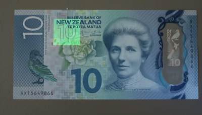 得物收藏 Chase Auction 第37期 - - 外钞、银元、民国钞和人民币混合场！ 持续更新！ 新西兰2015年10元塑料钞山蓝鸭UNC，AX15649886，加拿大201年5元塑料钞UNC，HBk4223098两枚同拍！如图发货！