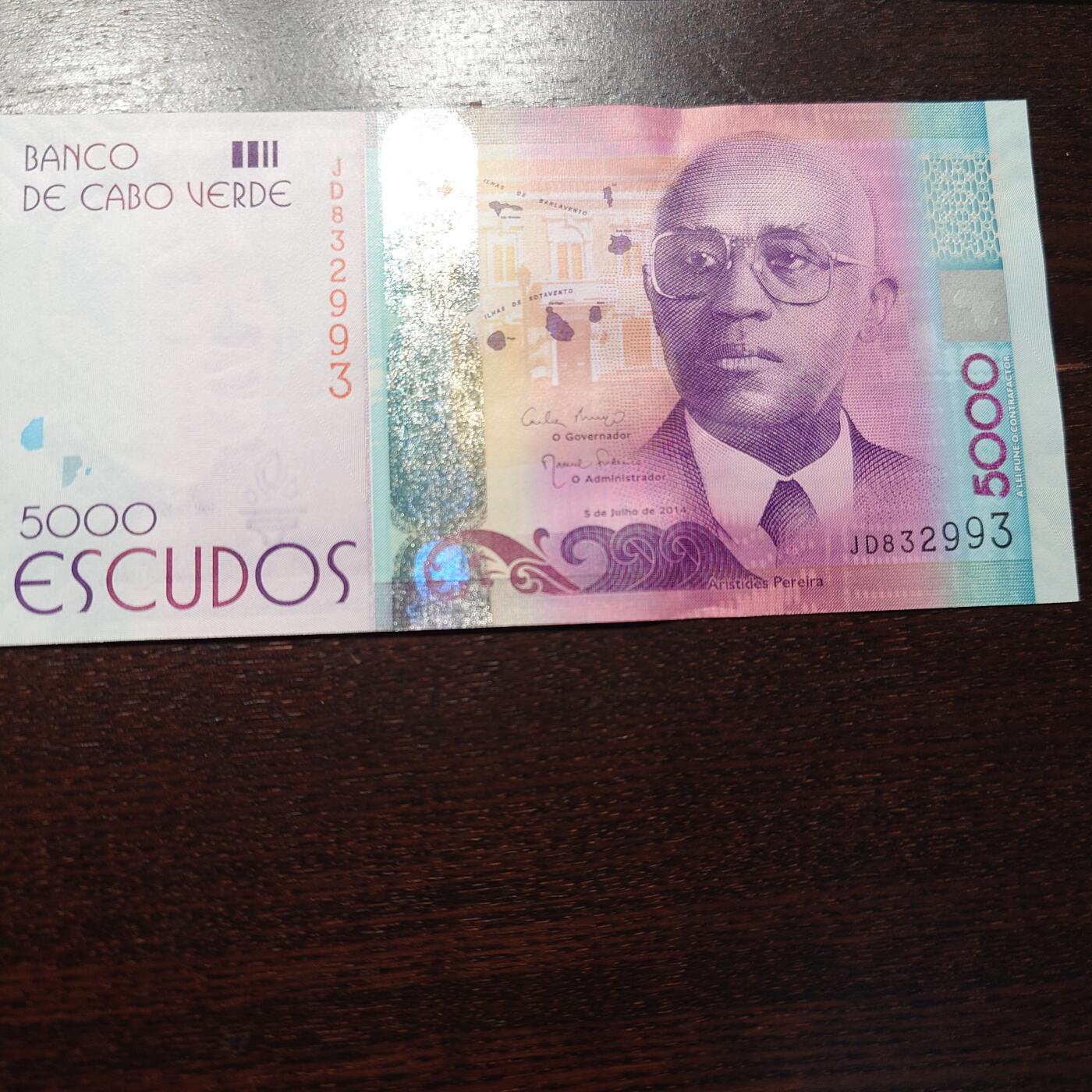 世界钱币～微拍第245期暨2026年第26期  新货卖剩品种部分上架提供选购【有看中的就一开始就出价，别为了晚付几天押金拖到最后，这里没出价的只要群里卖掉了就会撤】 2014年佛得角5000 全新绝品无47尾号993