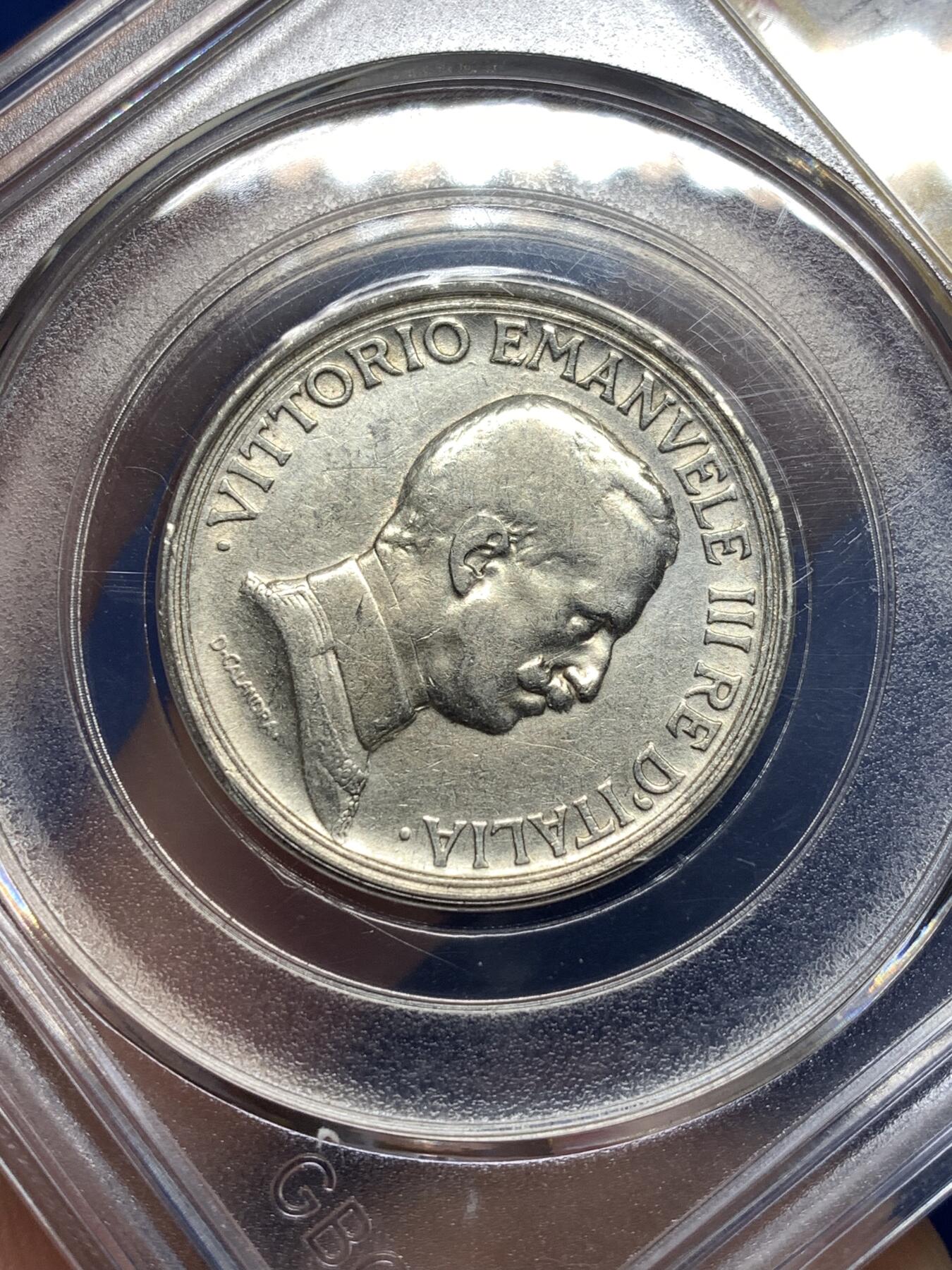 《竞宝斋》第481场 周日，周一 2场连拍 （全场包邮）20级店铺 欢迎送拍 公博 MS61 意大利王国1915年马车女神2里拉银币 10克