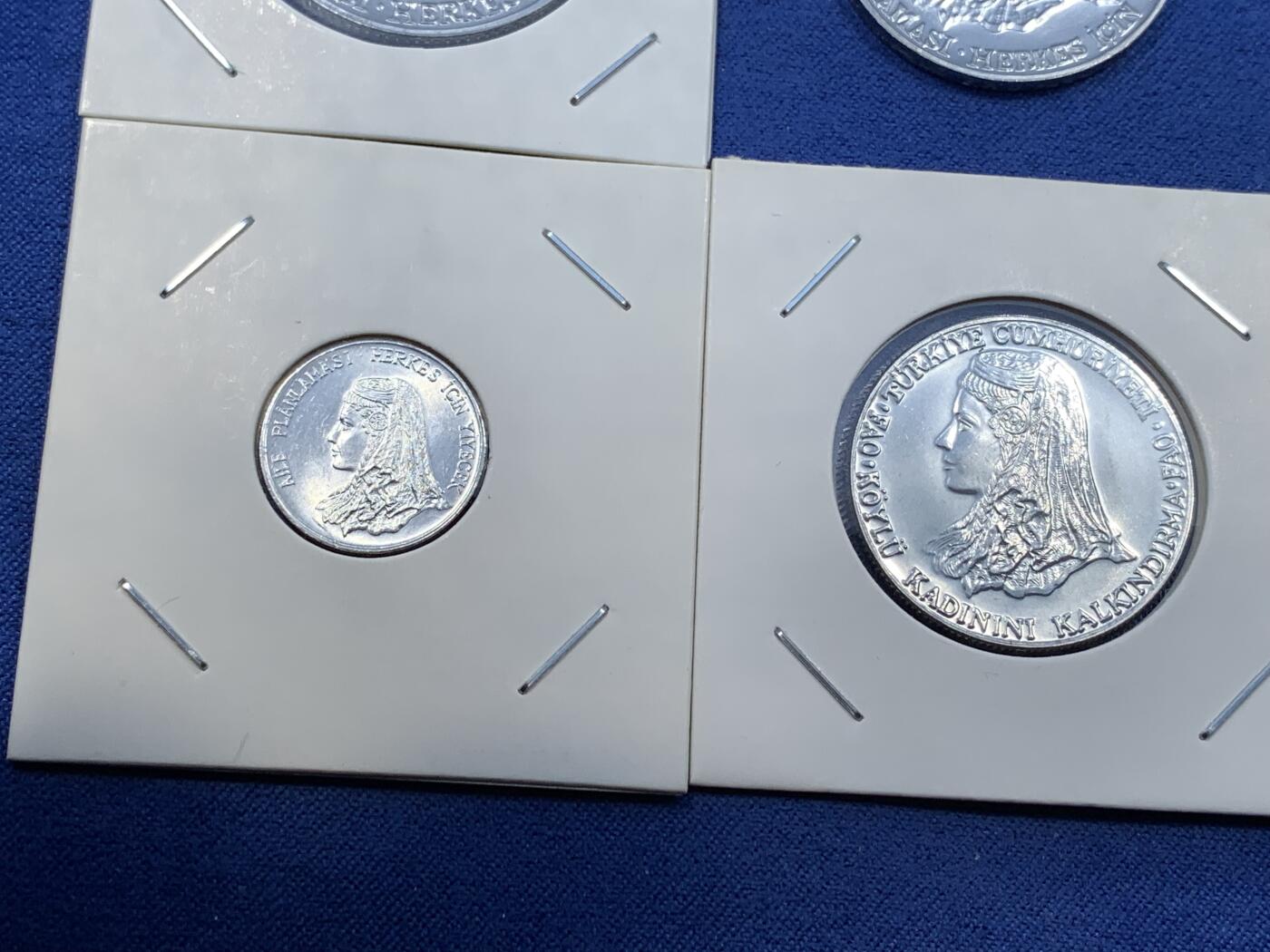 《竞宝斋》第481场 周日，周一 2场连拍 （全场包邮）20级店铺 欢迎送拍 土耳其1975-1980年F.A.O纪念币8枚套（150里拉银币齿边，光边加字两枚不同）