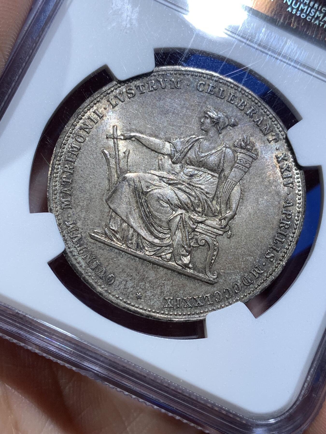 《竞宝斋》第481场 周日，周一 2场连拍 （全场包邮）20级店铺 欢迎送拍 亚军分 NGC MS65 奥匈帝国 1879年 弗朗茨一世和茜茜公主银婚纪念 2弗洛林泰勒型大银币 双面深彩包浆 高分确实不容易