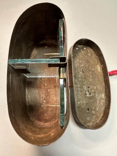 清-民国-建国｜老铜器专场.伍 民国/建国初老黄铜双窗鸣虫盒（玻璃为后配）