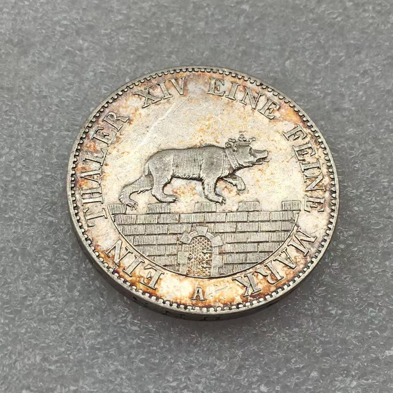 世界钱币专场拍卖 每周二开拍 加重版1852年德国安哈特贝恩堡小熊爬墙1泰勒银币