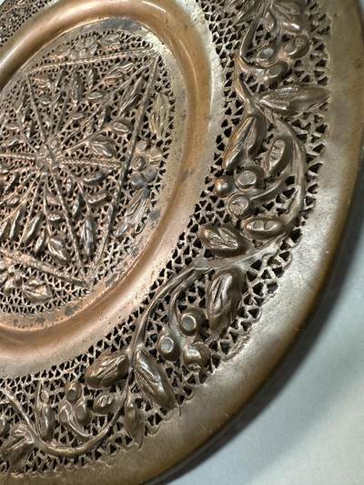 清-民国-建国｜老铜器专场.伍 民国老黄铜手工錾刻镂空挂盘