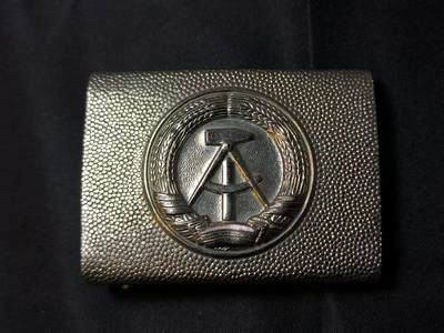 云宸嘉赏-勋臻佳藏四月精品大拍场次 - 民主德国人民军腰带扣