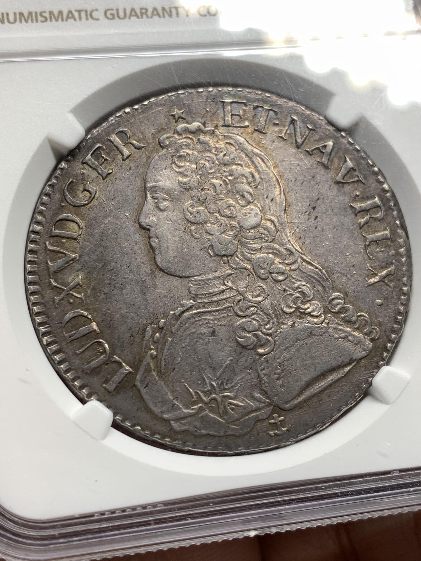 《竞宝斋》第481场 周日，周一 2场连拍 （全场包邮）20级店铺 欢迎送拍 唯一冠军分 NGC AU55 法国路易十五1738N埃居大银币 青年版背橄榄枝，1738年N厂 Montpellier 铸造，少见小厂唯一评级记录。状态很好细节拉满。