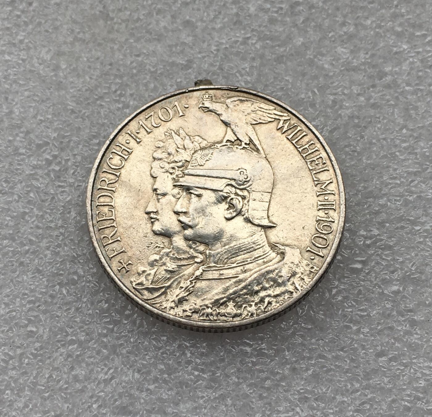 世界钱币专场拍卖 每周二开拍 1901年德国普鲁士建国200周年2马克银币 边道有焊点