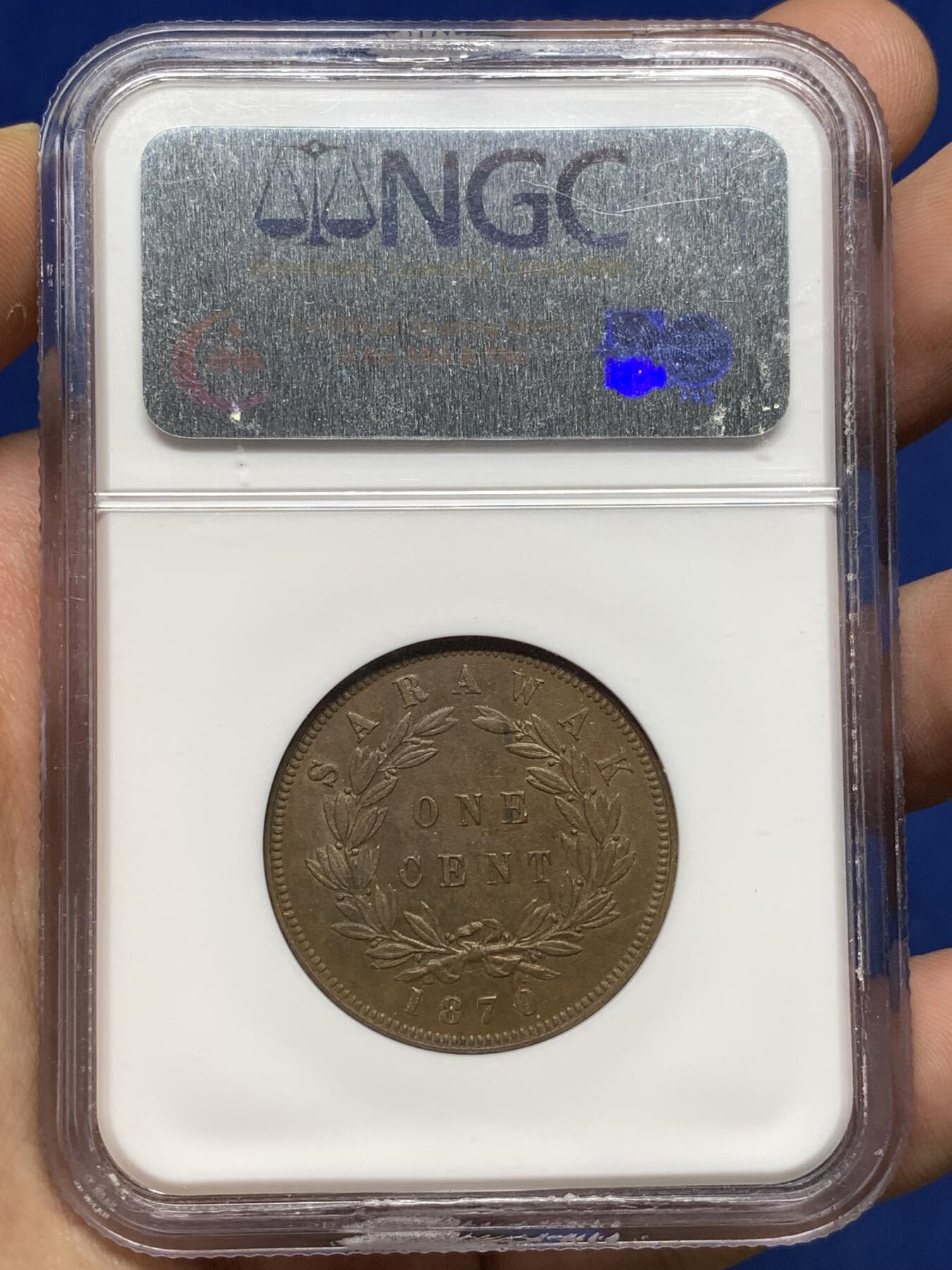 《竞宝斋》第481场 周日，周一 2场连拍 （全场包邮）20级店铺 欢迎送拍 NGC MS62BN 沙捞越布鲁克王国 1870年1分铜元，底板丝滑，铜光犹存，实物细节出色，古董老N盒。布鲁克首年份，东南亚早期铜币一向是拍卖热点，MS难得