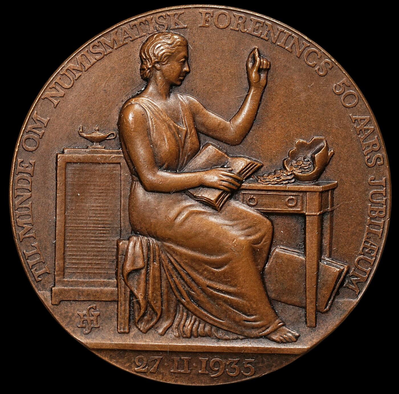 修遠堂世界钱币第112期  1935年丹麦钱币学会50周年纪念铜章（Frederik Christensen 主题）55.10mm，83.51g