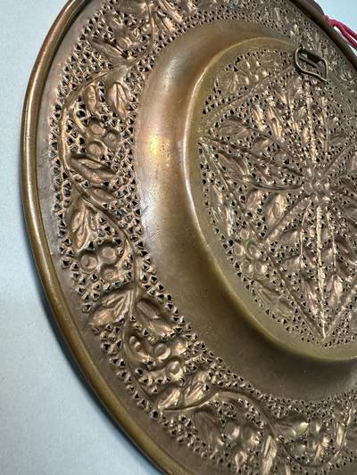 清-民国-建国｜老铜器专场.伍 民国老黄铜手工錾刻镂空挂盘