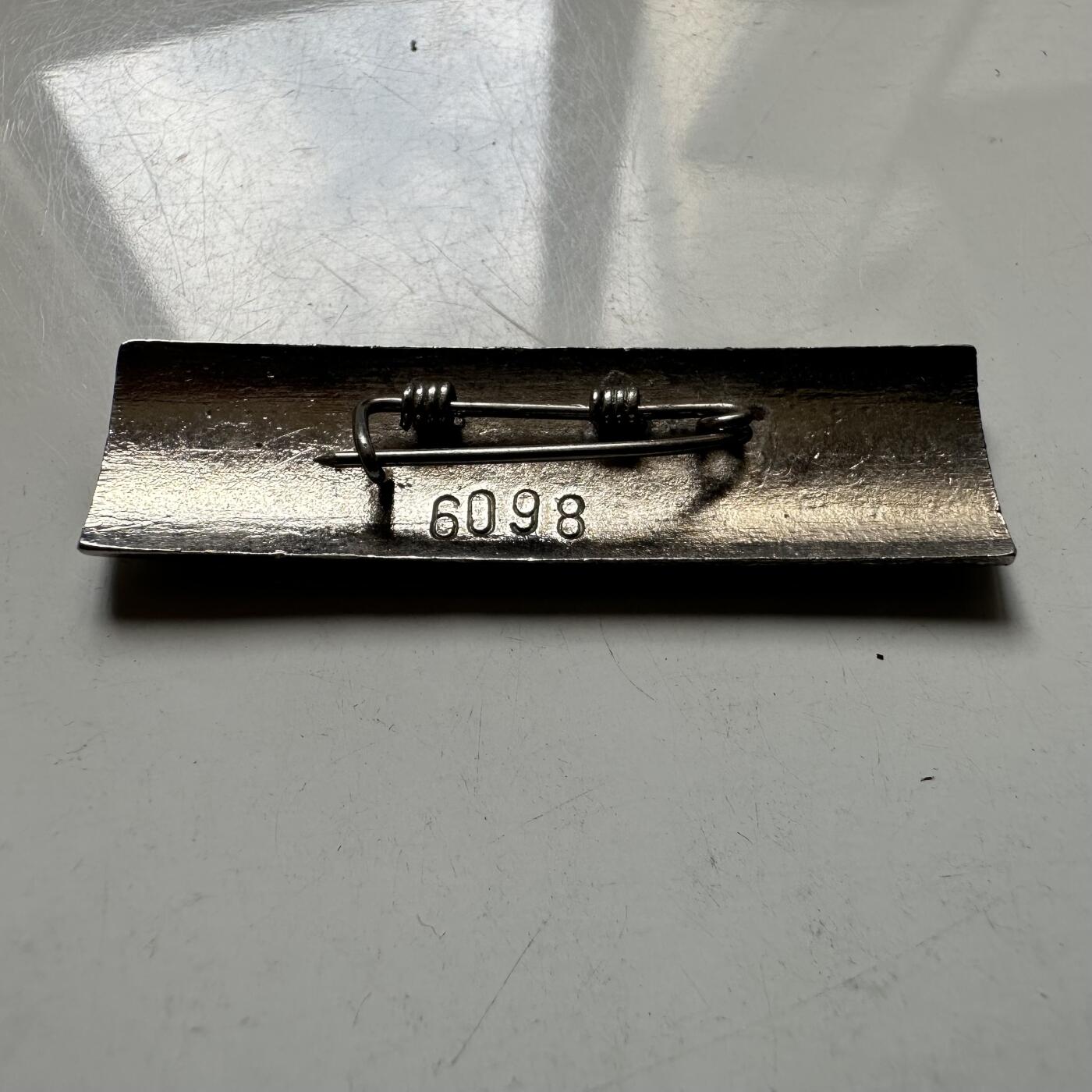 🌹外币初藏🌹🐯2026年第44场   每周二四六晚8️⃣点  世界硬币 杭州商学院早期珐琅校徽