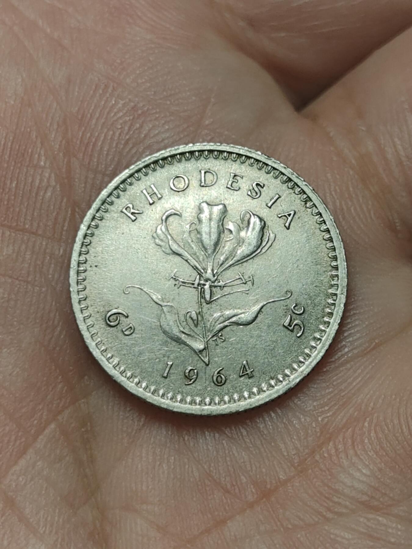 2026年第四十五场(总第二百一十四场）外国好品散币场(免佣金) 英属罗德西亚1964单年份6便士和5分双面值(伊丽莎白二世中年花冠)