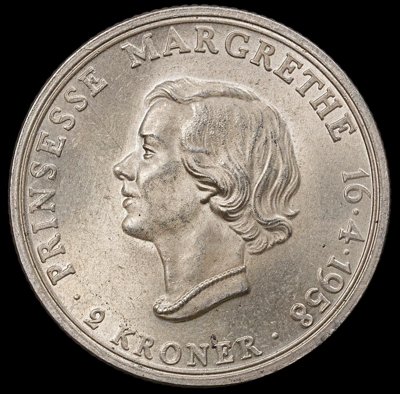 修遠堂世界钱币第112期 1958年丹麦玛格丽特公主18周岁纪念2克朗银币 15g，含银80%