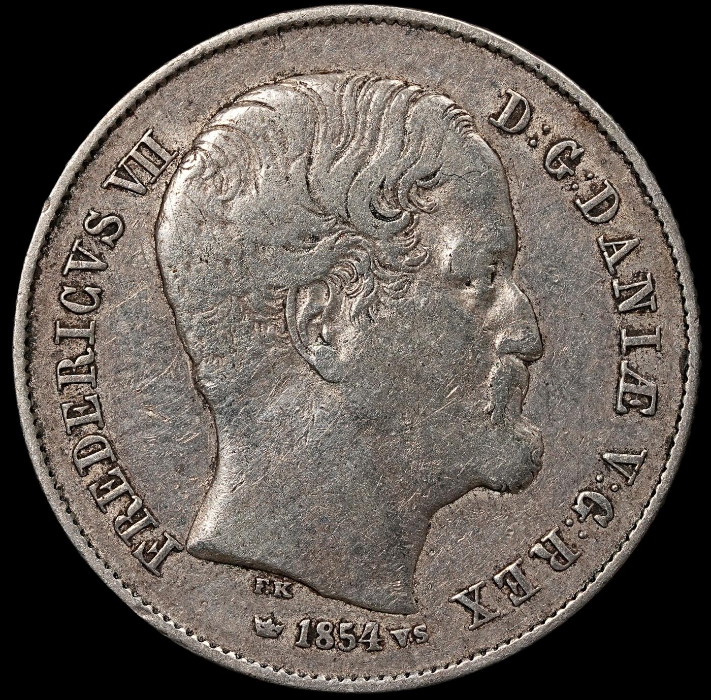 修遠堂世界钱币第112期 1854年丹麦国王弗雷德里克七世（Frederik VII） 1/2 里格斯达勒（Rigsdaler）银币，文字面有刻字，7.15g