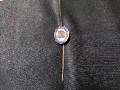 云宸嘉赏-勋臻佳藏四月精品大拍场次 - 民主德国统一社会党（SED，东德唯一执政党）党员证章早期热珐琅版本 可别在人民军制服衣领