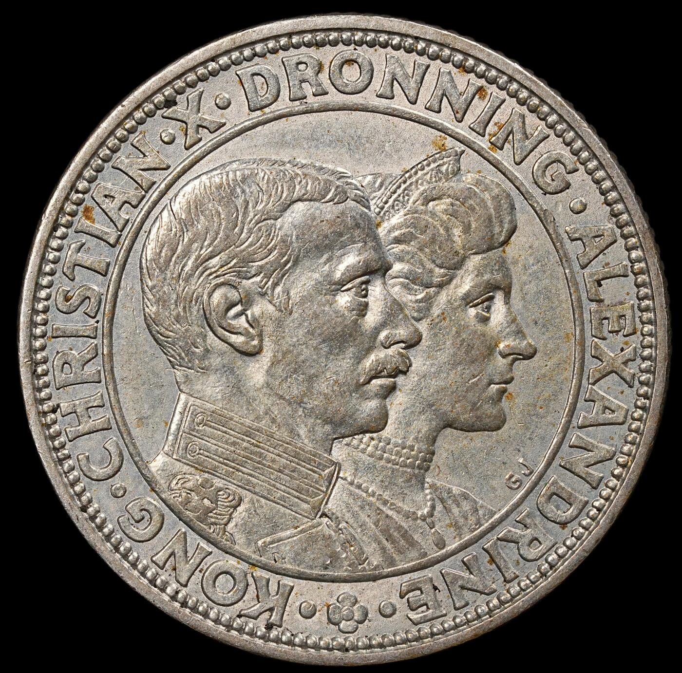 修遠堂世界钱币第112期 1923年丹麦国王银婚纪念2克朗银币 15g，含银80%