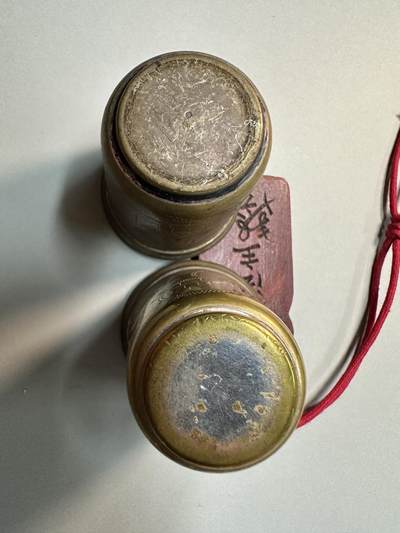 清-民国-建国｜老铜器专场.伍 民国/建国初老黄铜錾刻建筑纹小杯一对