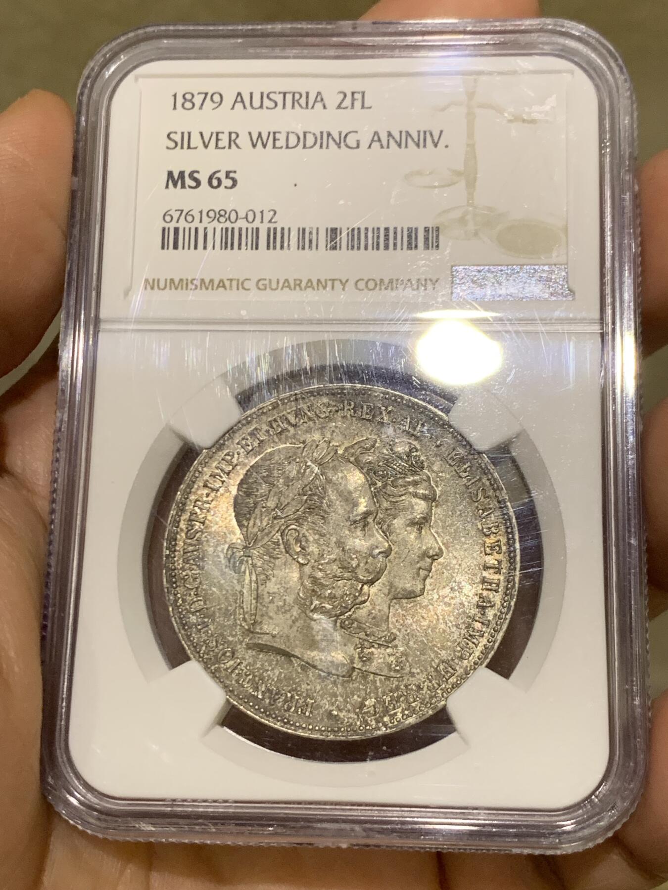 《竞宝斋》第481场 周日，周一 2场连拍 （全场包邮）20级店铺 欢迎送拍 亚军分 NGC MS65 奥匈帝国 1879年 弗朗茨一世和茜茜公主银婚纪念 2弗洛林泰勒型大银币 双面深彩包浆 高分确实不容易