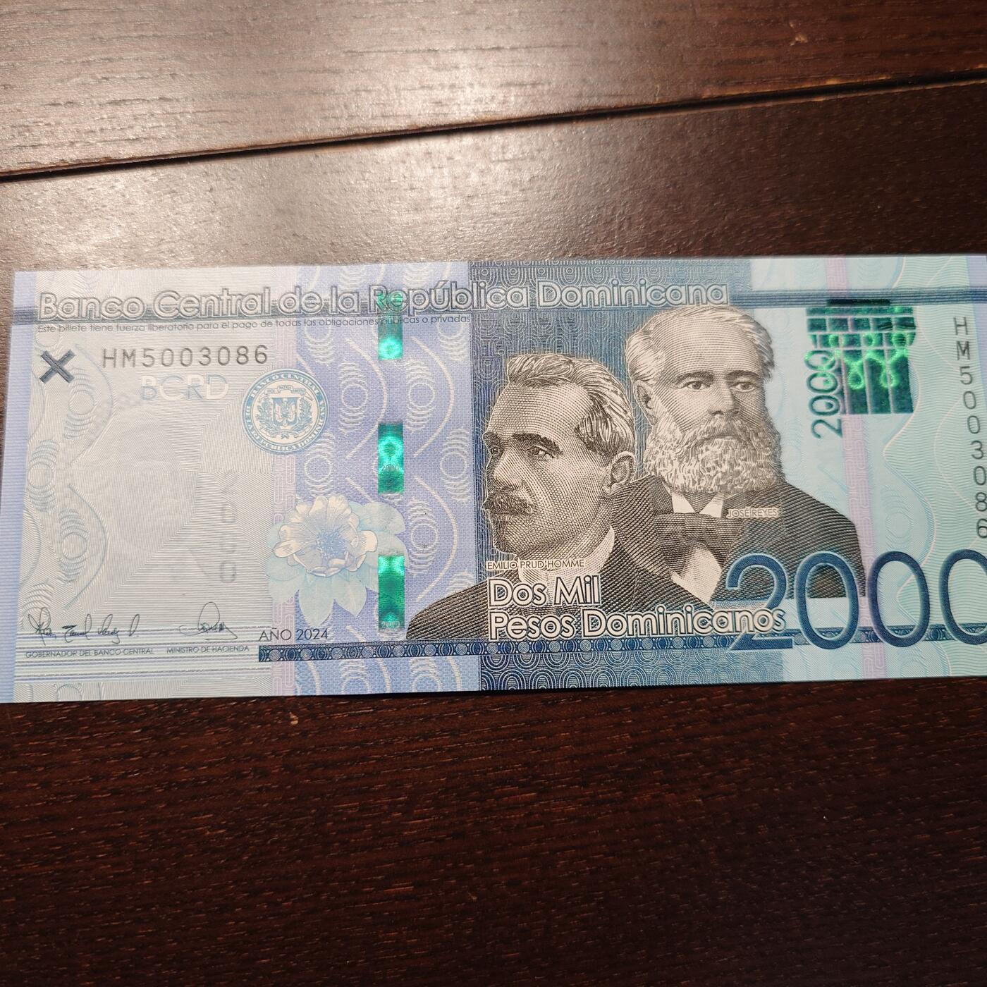 世界钱币～微拍第245期暨2026年第26期  新货卖剩品种部分上架提供选购【有看中的就一开始就出价，别为了晚付几天押金拖到最后，这里没出价的只要群里卖掉了就会撤】 2024年多米尼加2000比索 全新绝品无47尾号086