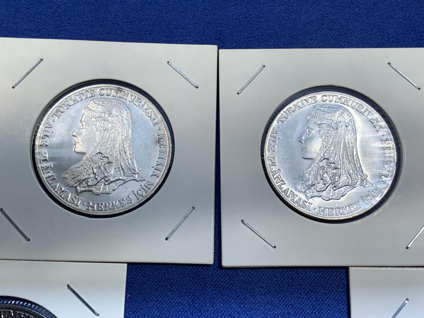 《竞宝斋》第481场 周日，周一 2场连拍 （全场包邮）20级店铺 欢迎送拍 土耳其1975-1980年F.A.O纪念币8枚套（150里拉银币齿边，光边加字两枚不同）