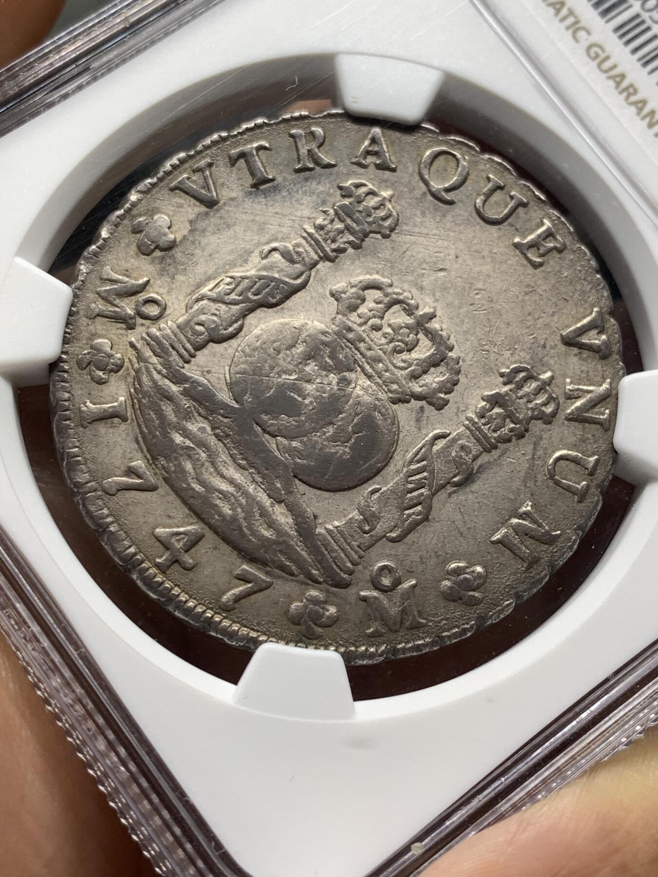 《竞宝斋》第481场 周日，周一 2场连拍 （全场包邮）20级店铺 欢迎送拍 NGC AU55 西属墨西哥1747年费尔南多六世 Mo MF版 8里亚尔 地球双柱 大银币 老包浆 味道佳