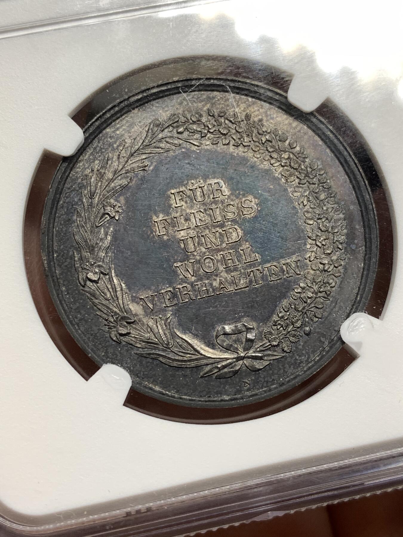 《竞宝斋》第481场 周日，周一 2场连拍 （全场包邮）20级店铺 欢迎送拍 NGC MS61 德国1837奥格斯堡女子学院纪念银章，极漂亮的欧洲黑五彩包浆，高浮雕高颜值。