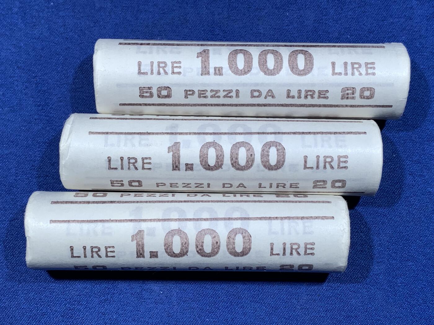 《竞宝斋》第481场 周日，周一 2场连拍 （全场包邮）20级店铺 欢迎送拍 三卷一组 意大利1989年20里拉硬币，每卷50枚（面值1000里拉），共150枚（3000里拉）。