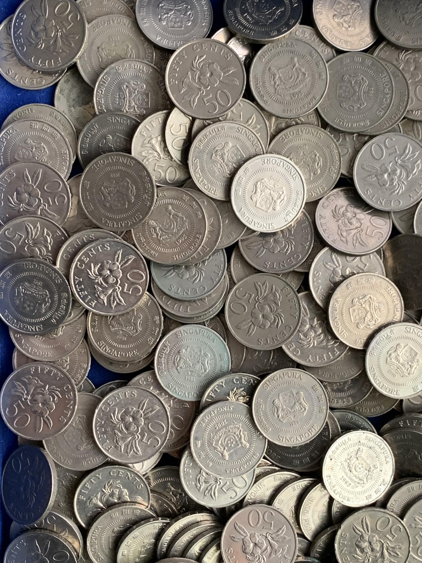 《竞宝斋》第481场 周日，周一 2场连拍 （全场包邮）20级店铺 欢迎送拍 新加坡零钱 50分400枚硬币，重量2916克+，一枚7.29克，面值200新加坡元！汇率值约1070人民币！