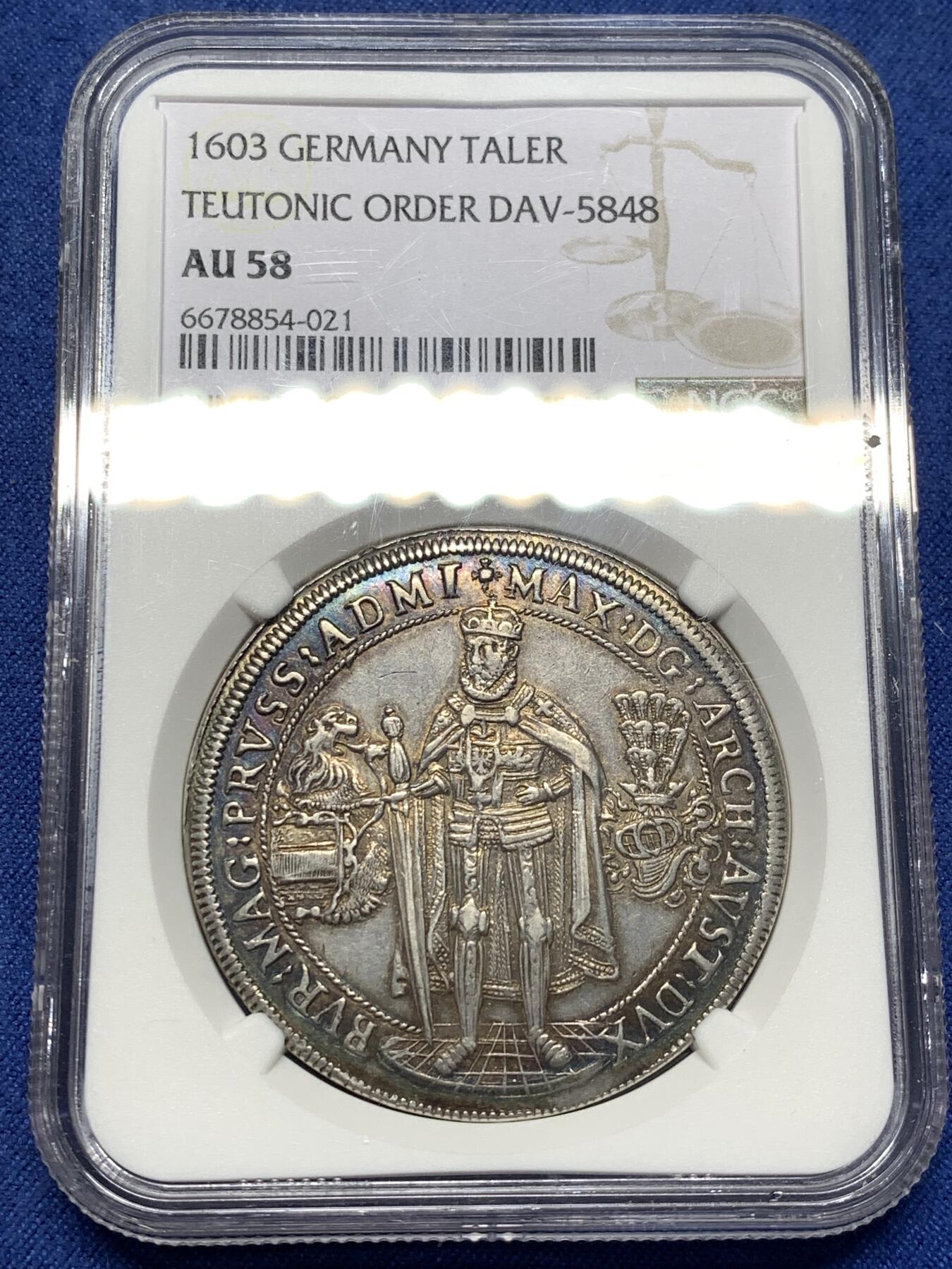 《竞宝斋》第481场 周日，周一 2场连拍 （全场包邮）20级店铺 欢迎送拍 NGC AU58 德国1603年条顿骑士泰勒大银币 双面五彩包浆 400多年的历史沉淀 充满惊喜的感官享受