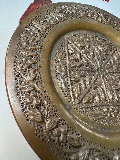 清-民国-建国｜老铜器专场.伍 民国老黄铜手工錾刻镂空挂盘