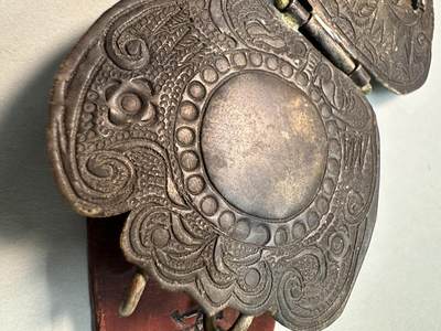 清-民国-建国｜老铜器专场.伍 民国老黄铜精工蝠纹带扣