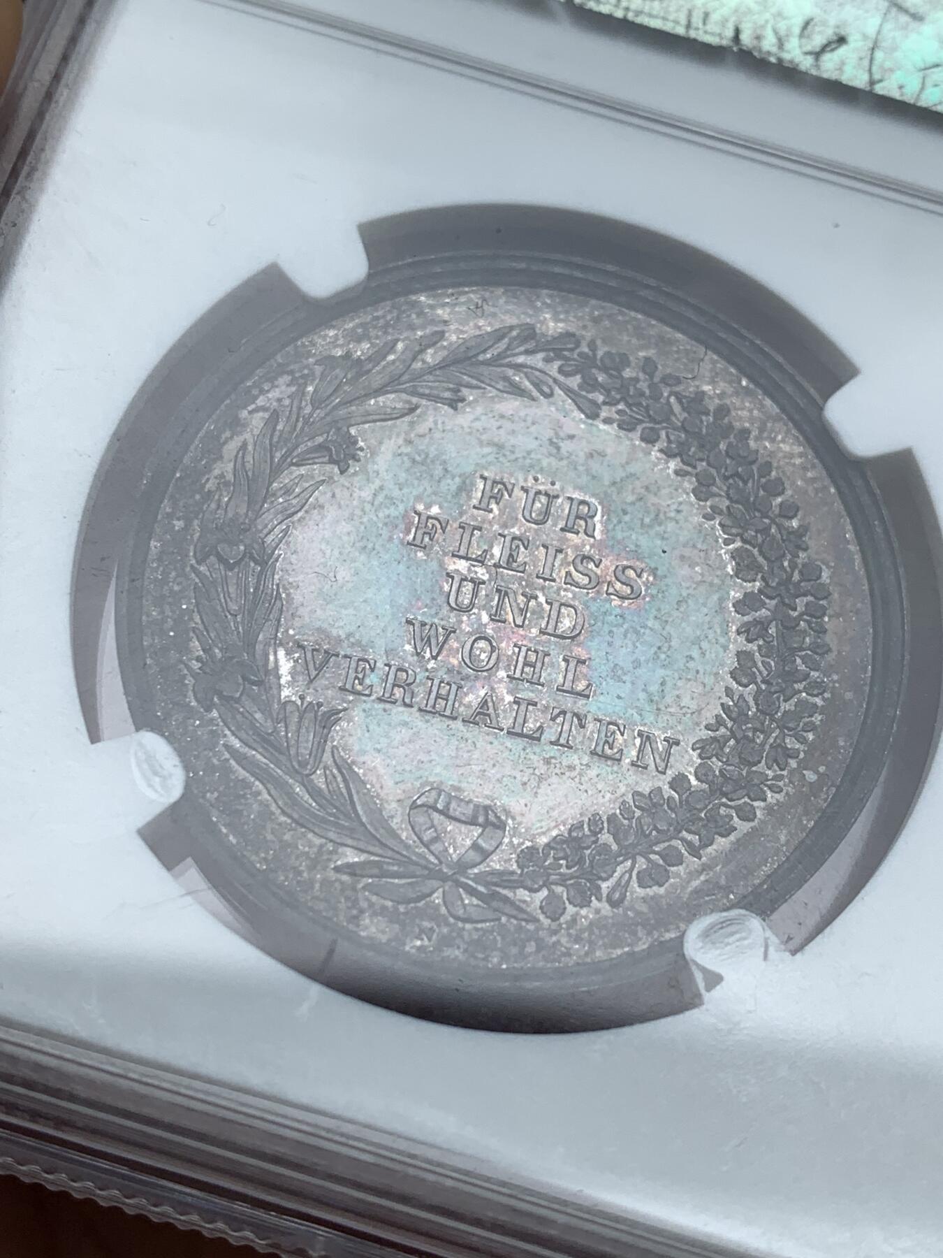 《竞宝斋》第481场 周日，周一 2场连拍 （全场包邮）20级店铺 欢迎送拍 NGC MS61 德国1837奥格斯堡女子学院纪念银章，极漂亮的欧洲黑五彩包浆，高浮雕高颜值。