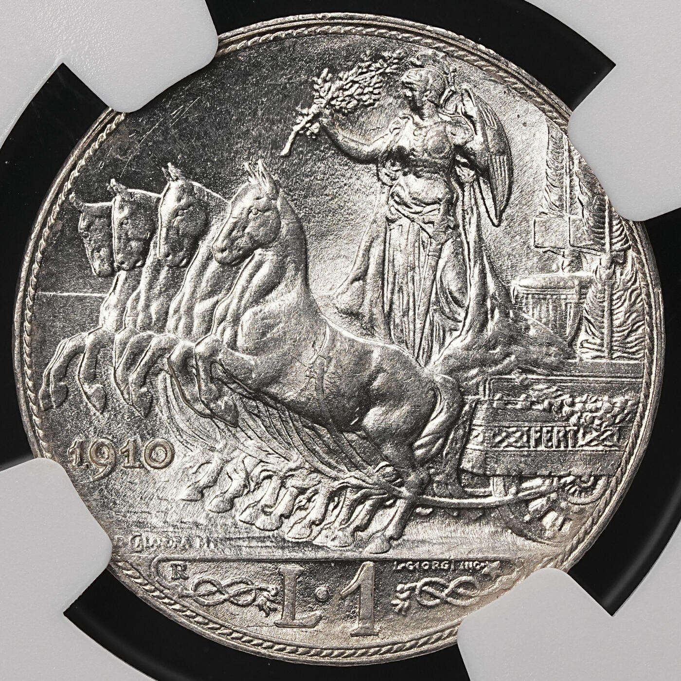 修遠堂世界钱币第112期 NGC MS65 1910年意大利圈版马车1里拉银币，收藏级状态，少见的年份