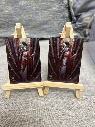 喜灰玩卡拍卖第八期，接拍品0佣金，欢迎送拍，释放现金流，让自己有资金可以购买更多喜欢的卡牌，让别的卡友能淘到更多心仪的卡牌 炎卡 刷子老师绘 红衣两渐变 折光粗闪