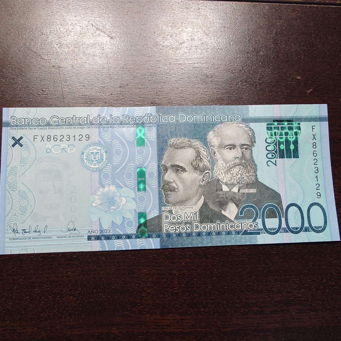 世界钱币～微拍第245期暨2026年第26期  新货卖剩品种部分上架提供选购【有看中的就一开始就出价，别为了晚付几天押金拖到最后，这里没出价的只要群里卖掉了就会撤】 2023年多米尼加2000比索 全新绝品无47尾号129