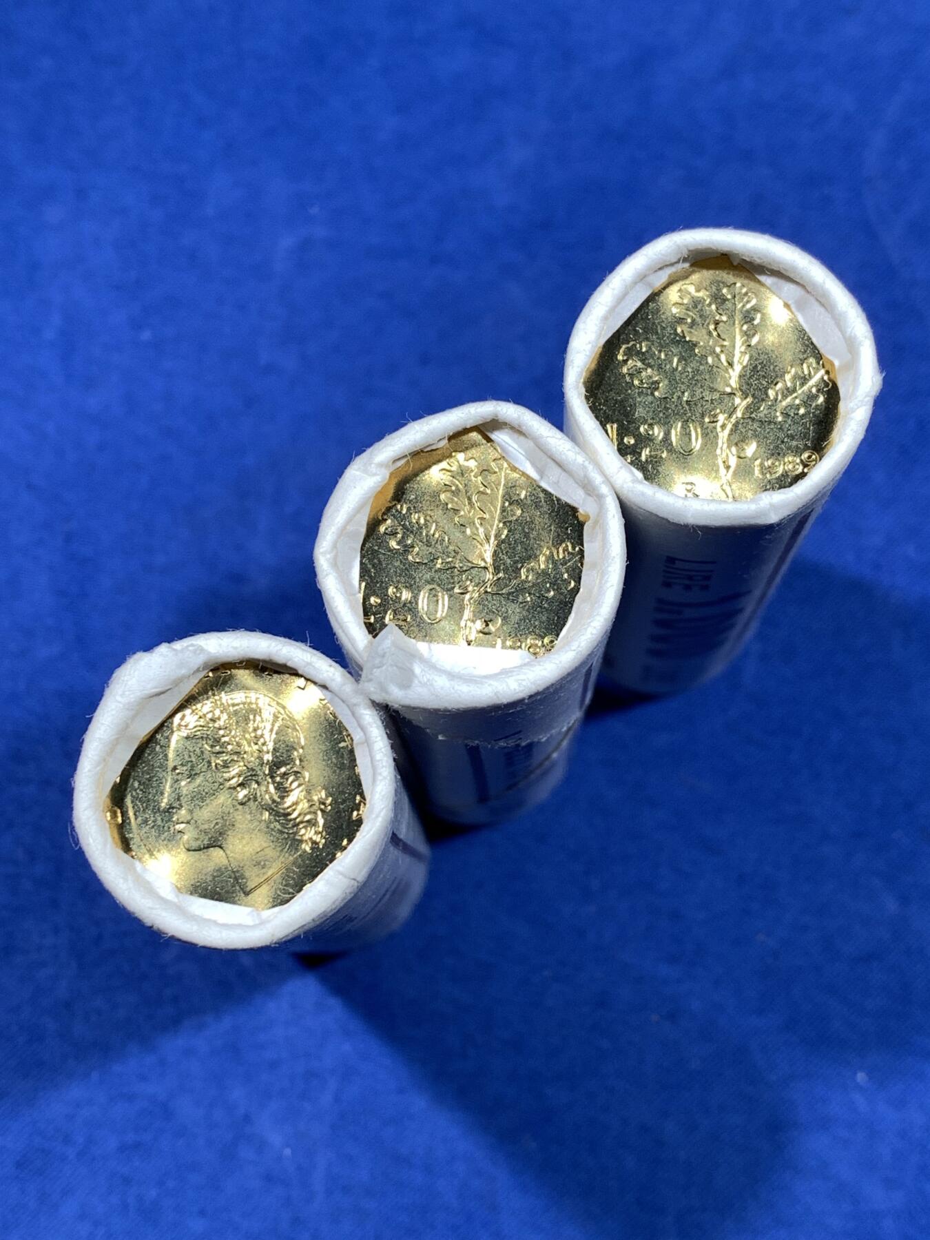 《竞宝斋》第481场 周日，周一 2场连拍 （全场包邮）20级店铺 欢迎送拍 三卷一组 意大利1989年20里拉硬币，每卷50枚（面值1000里拉），共150枚（3000里拉）。