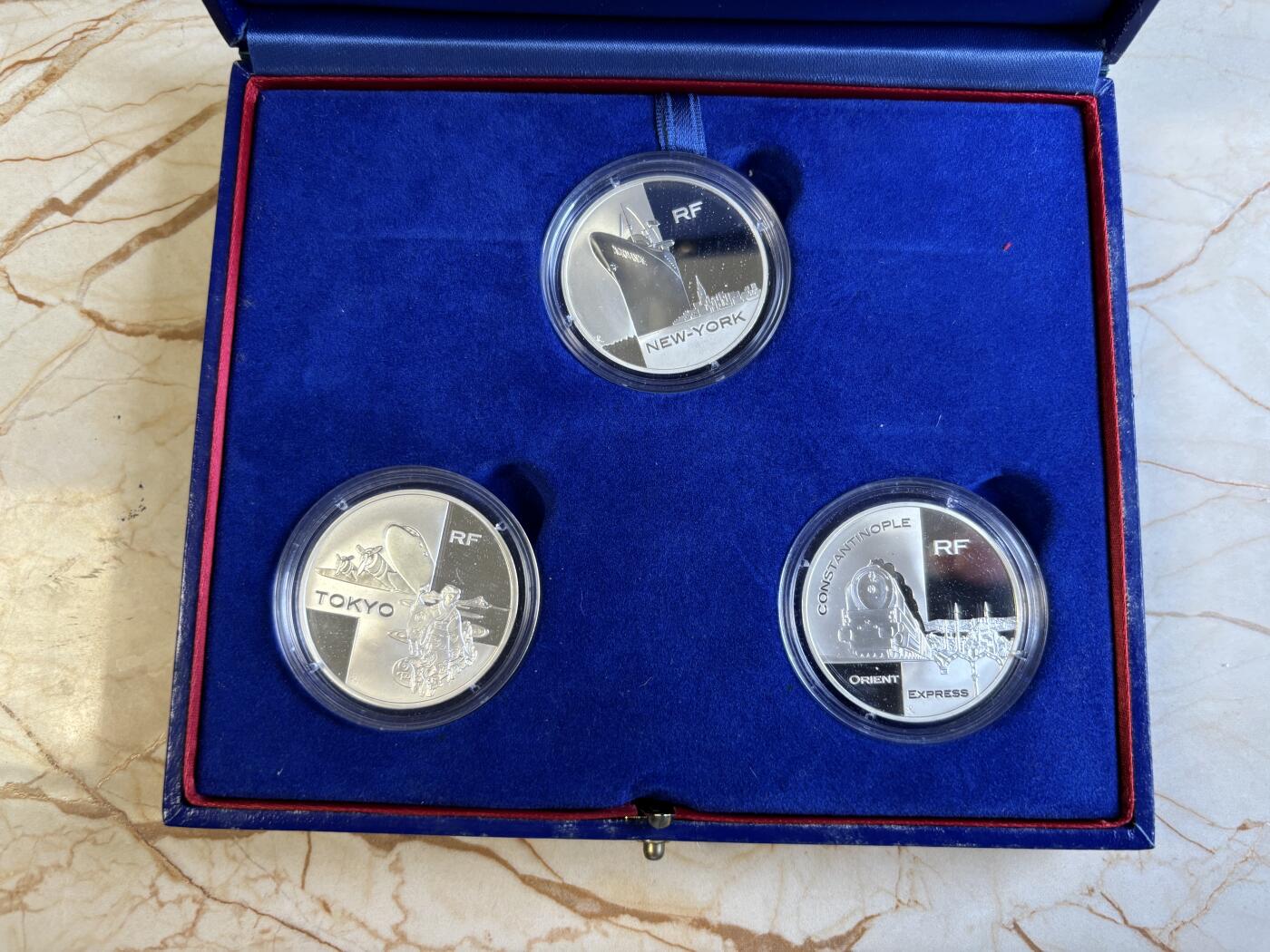 第197期拍卖 法国2003年环游世界系列精制银币套3枚套，22.2克*3，发行 15000套