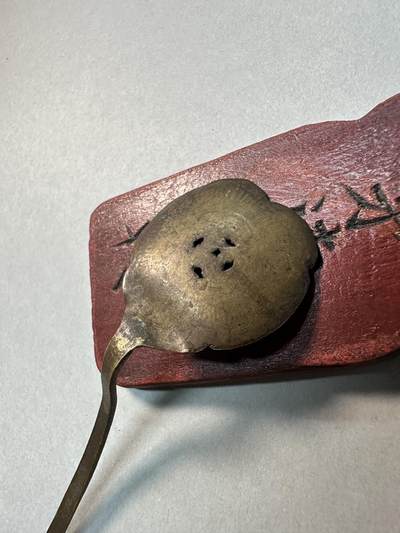 清-民国-建国｜老铜器专场.伍 民国錾刻花形老黄铜香漏勺