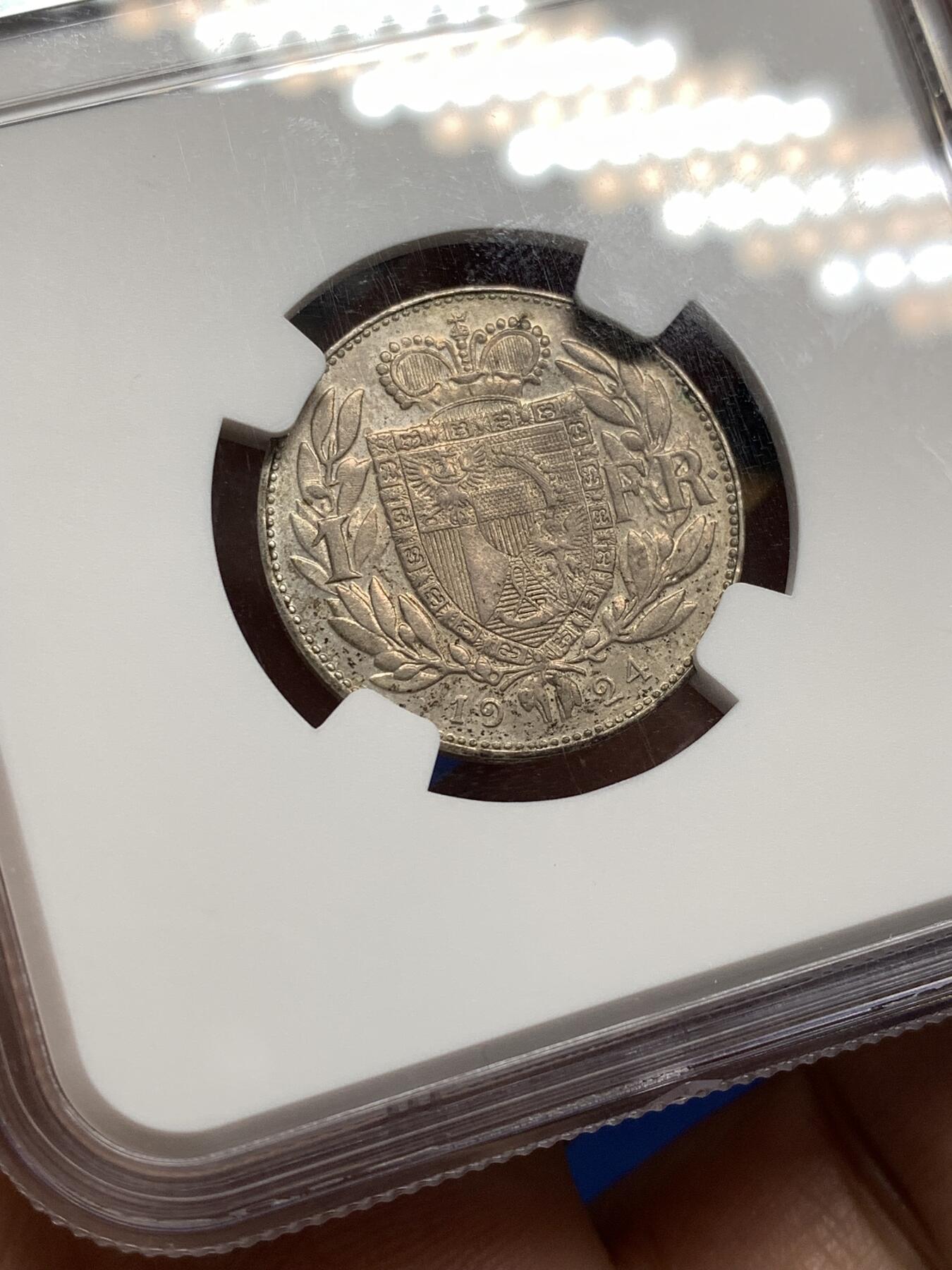 《竞宝斋》第481场 周日，周一 2场连拍 （全场包邮）20级店铺 欢迎送拍 NGC MS62 列支敦士登1924年1法郎，独年发行 郎版比克朗版少得多 细节漂亮，分数不错 仅6万的发行量