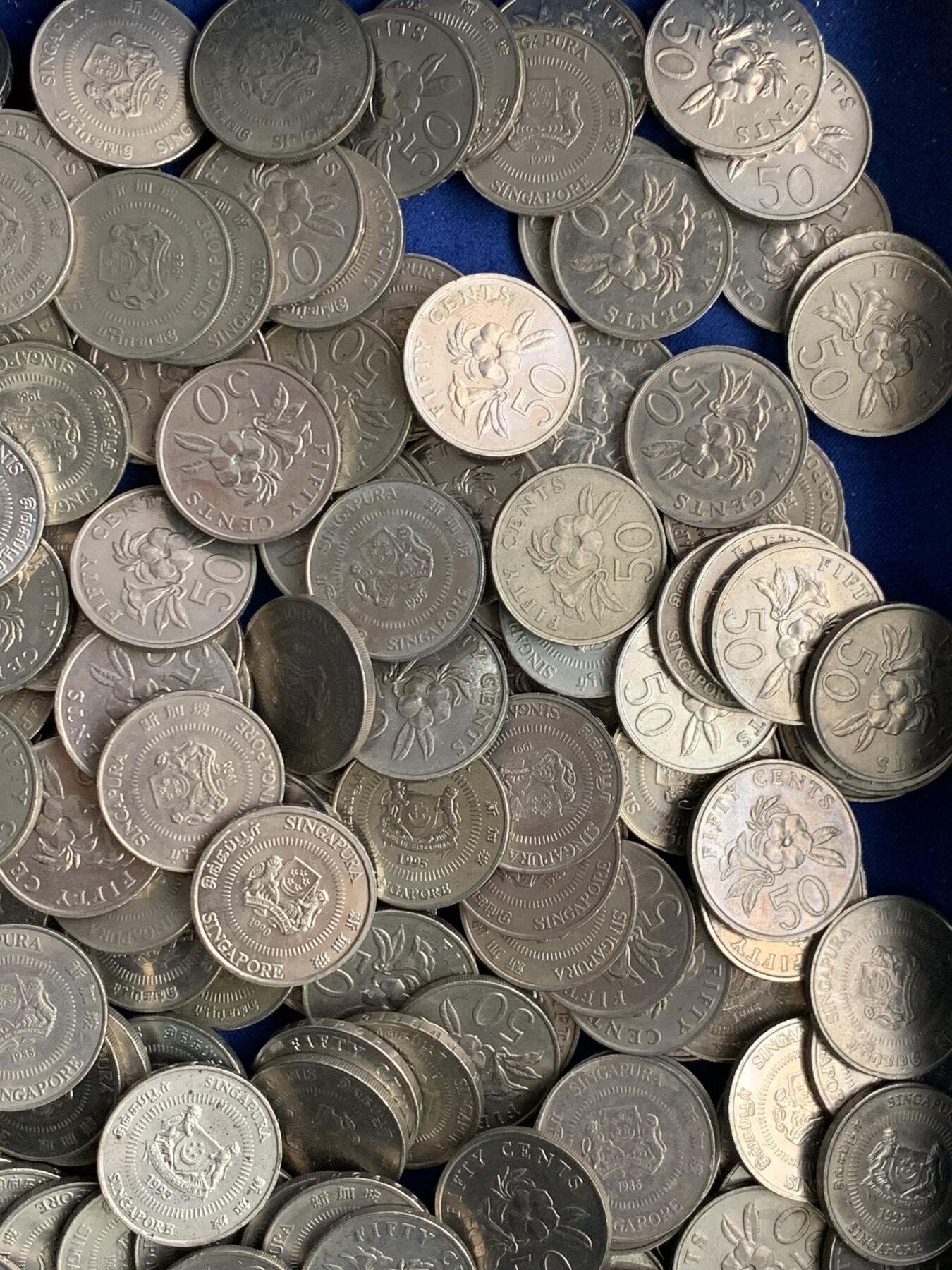 《竞宝斋》第481场 周日，周一 2场连拍 （全场包邮）20级店铺 欢迎送拍 新加坡零钱 50分400枚硬币，重量2916克+，一枚7.29克，面值200新加坡元！汇率值约1070人民币！