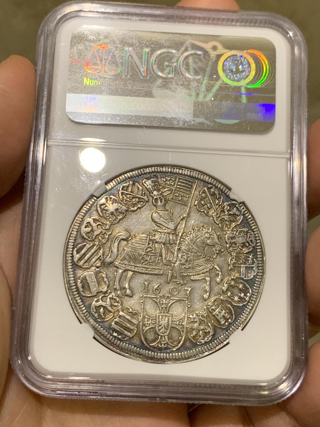 《竞宝斋》第481场 周日，周一 2场连拍 （全场包邮）20级店铺 欢迎送拍 NGC AU58 德国1603年条顿骑士泰勒大银币 双面五彩包浆 400多年的历史沉淀 充满惊喜的感官享受