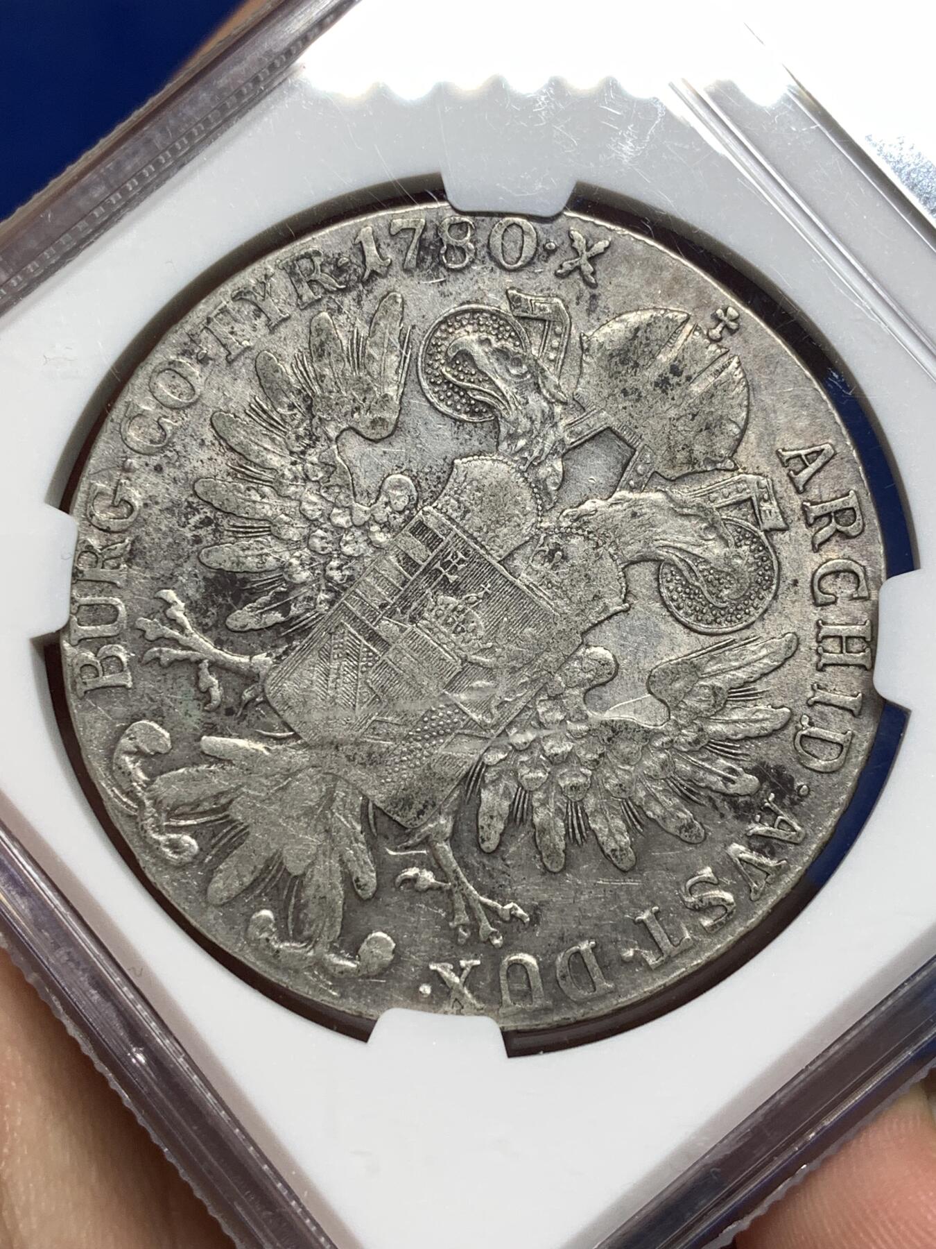 《竞宝斋》第481场 周日，周一 2场连拍 （全场包邮）20级店铺 欢迎送拍 NGC XFD 奥地利1780年特蕾莎大奶妈1泰勒大银币 双须后铸版